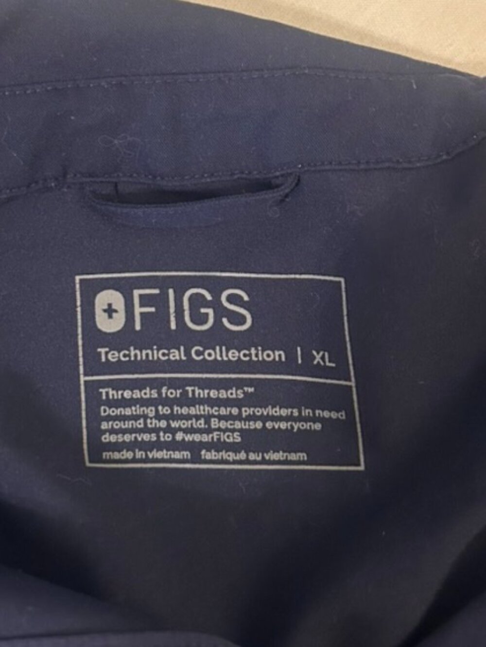 Figs Rafaela Oversized Longsleeve Scrub Top in Navy XL - Picture 5 of 7